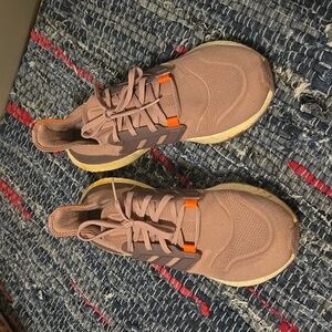 Adidas Ultra Boost 22 Sneakers